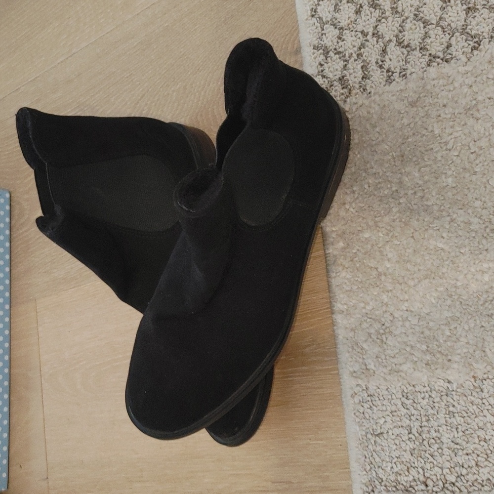 Loft black fleece lined booties